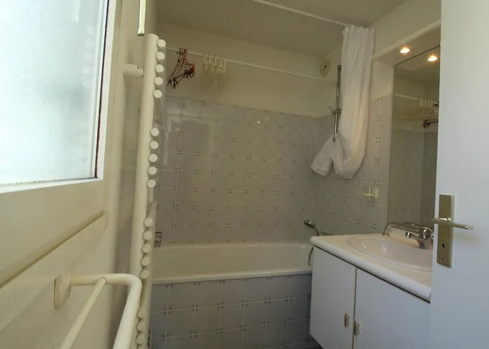 Luchon : 2 Pers, Balcon Sud, Parking, Proche Thermes - Fr-1-313-217 公寓 *